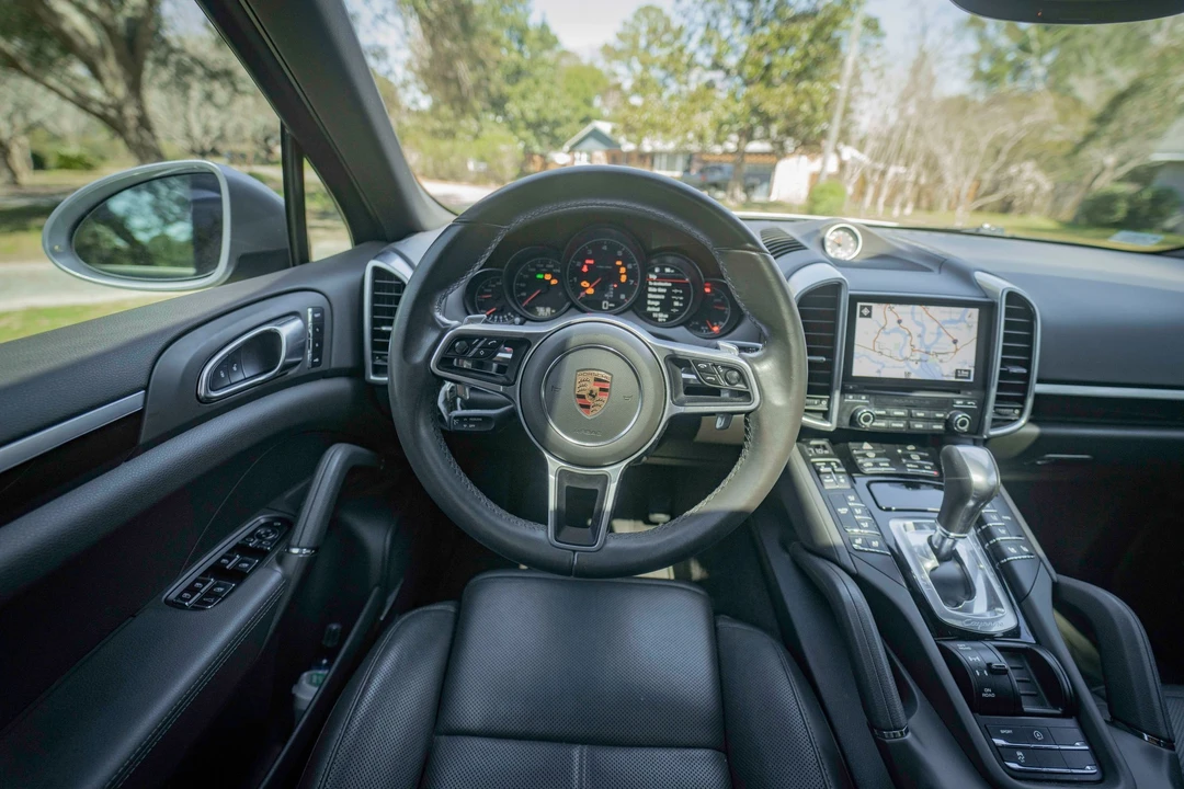 2017 Porsche 958 Cayenne - Image 5 of 12
