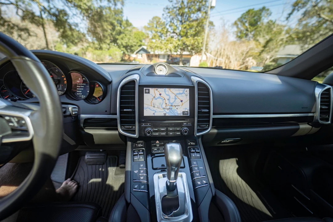 2017 Porsche 958 Cayenne - Image 6 of 12