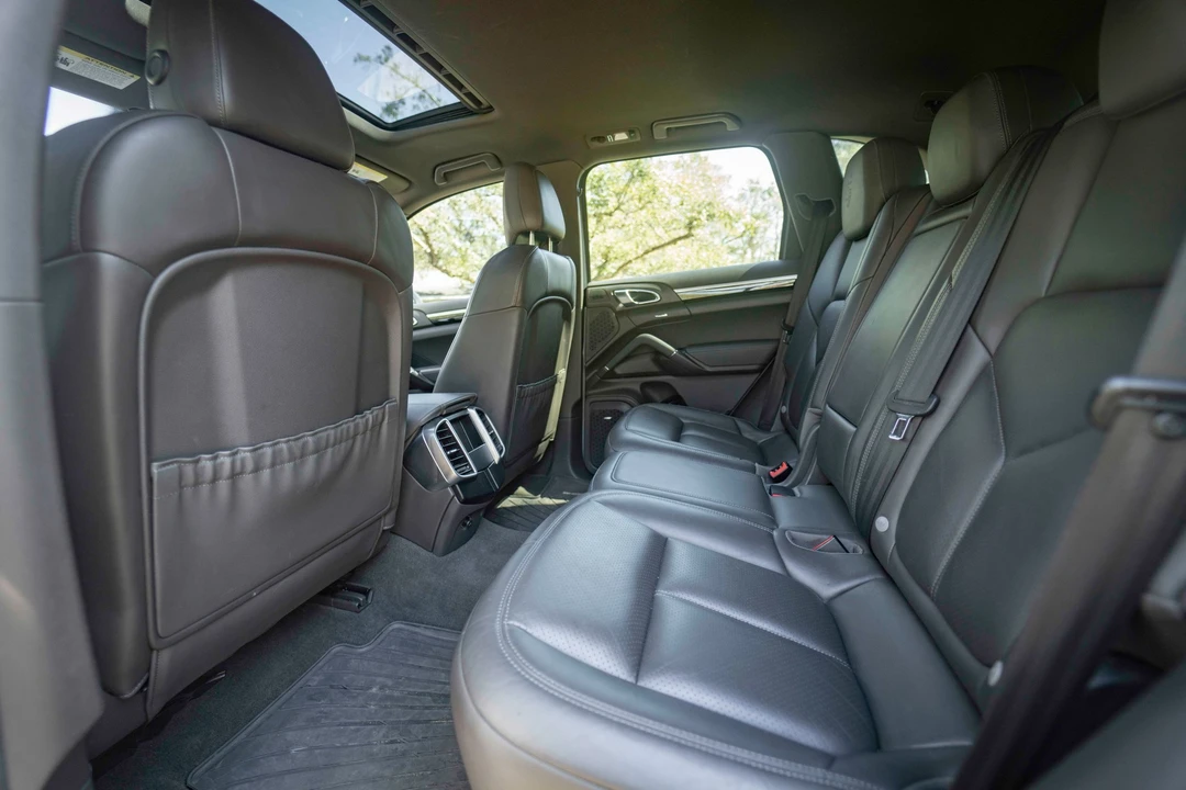 2017 Porsche 958 Cayenne - Image 8 of 12