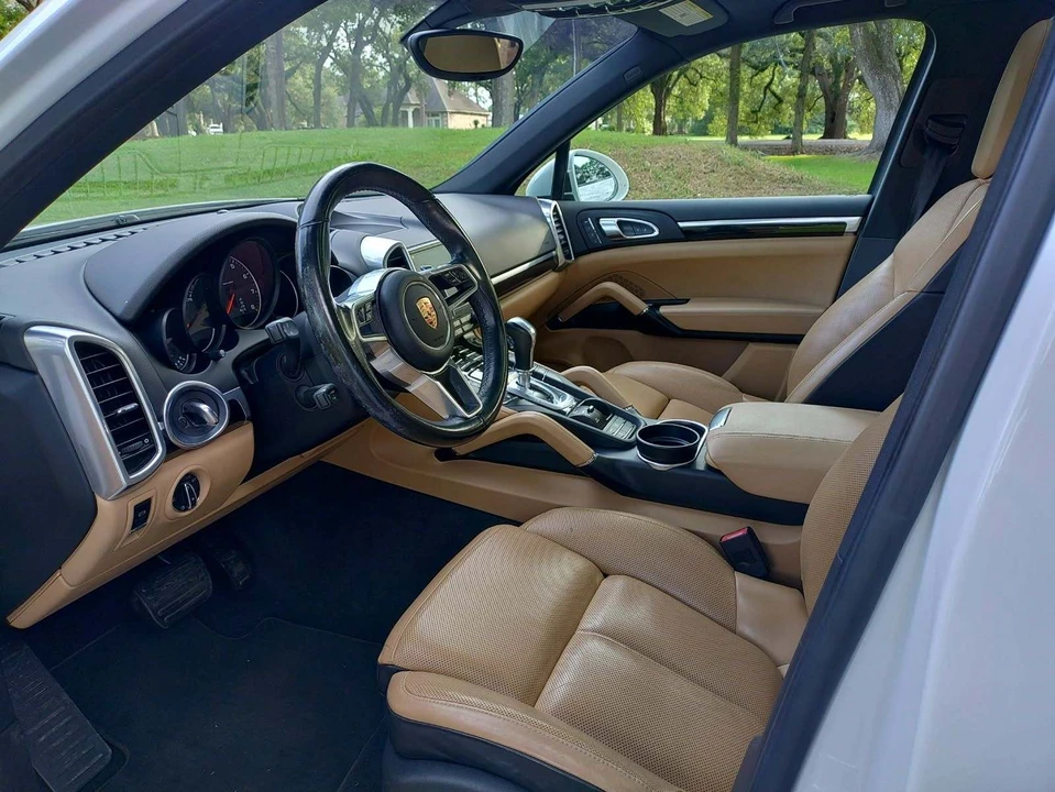 2017 Porsche 958 Cayenne - Image 16 of 31