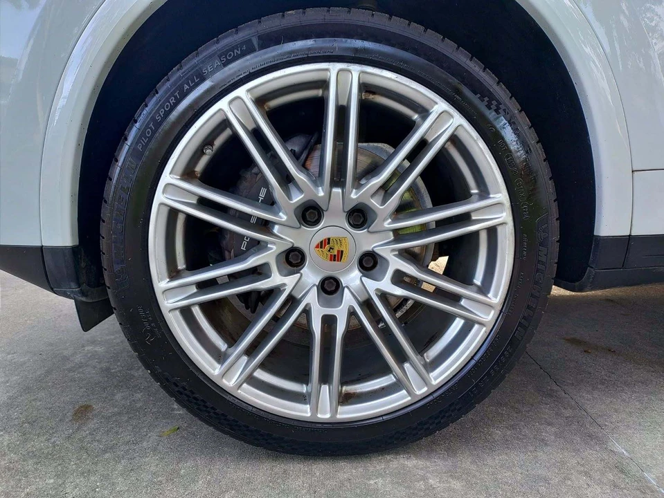 2017 Porsche 958 Cayenne - Image 3 of 31