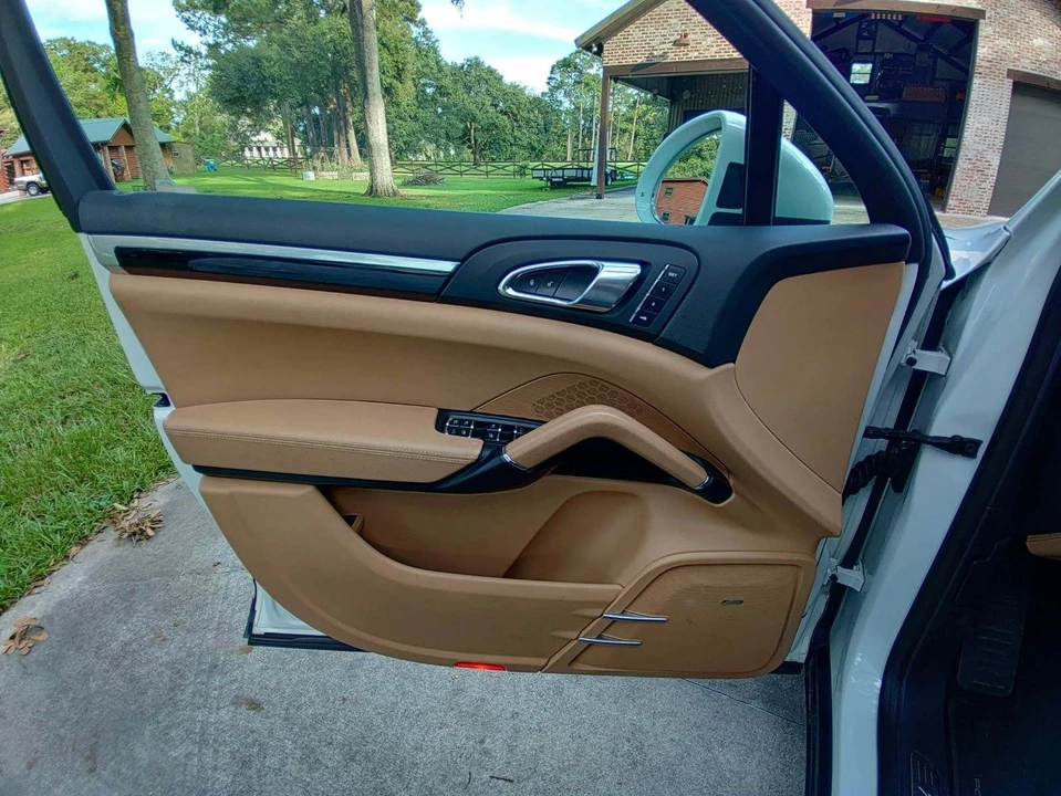 2017 Porsche 958 Cayenne - Image 11 of 31