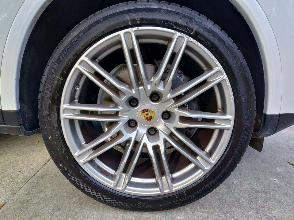 2017 Porsche 958 Cayenne - Image 8 of 31