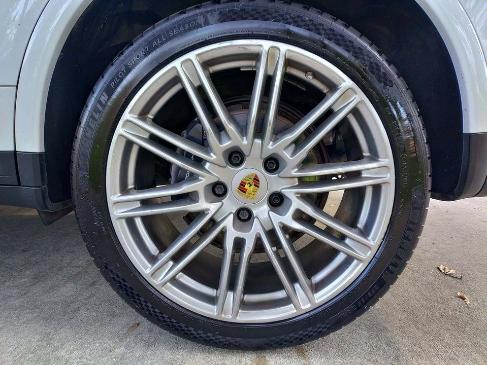 2017 Porsche 958 Cayenne - Image 10 of 31