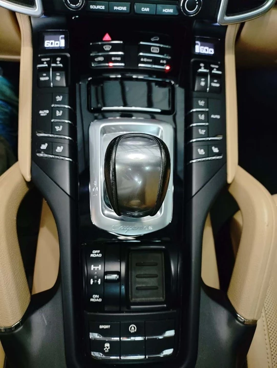 2017 Porsche 958 Cayenne - Image 12 of 31