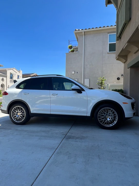 2017 Porsche 958 Cayenne S - Image 2 of 5