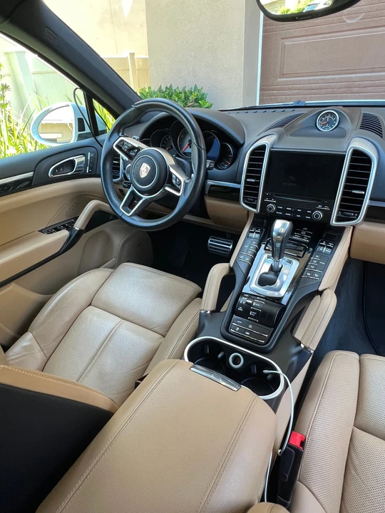 2017 Porsche 958 Cayenne S - Image 4 of 5