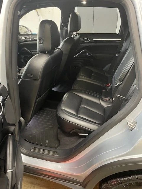 2017 Porsche 958 Cayenne S - Image 10 of 14
