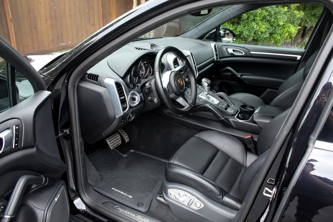 2017 Porsche 958 Cayenne Turbo - Image 7 of 17