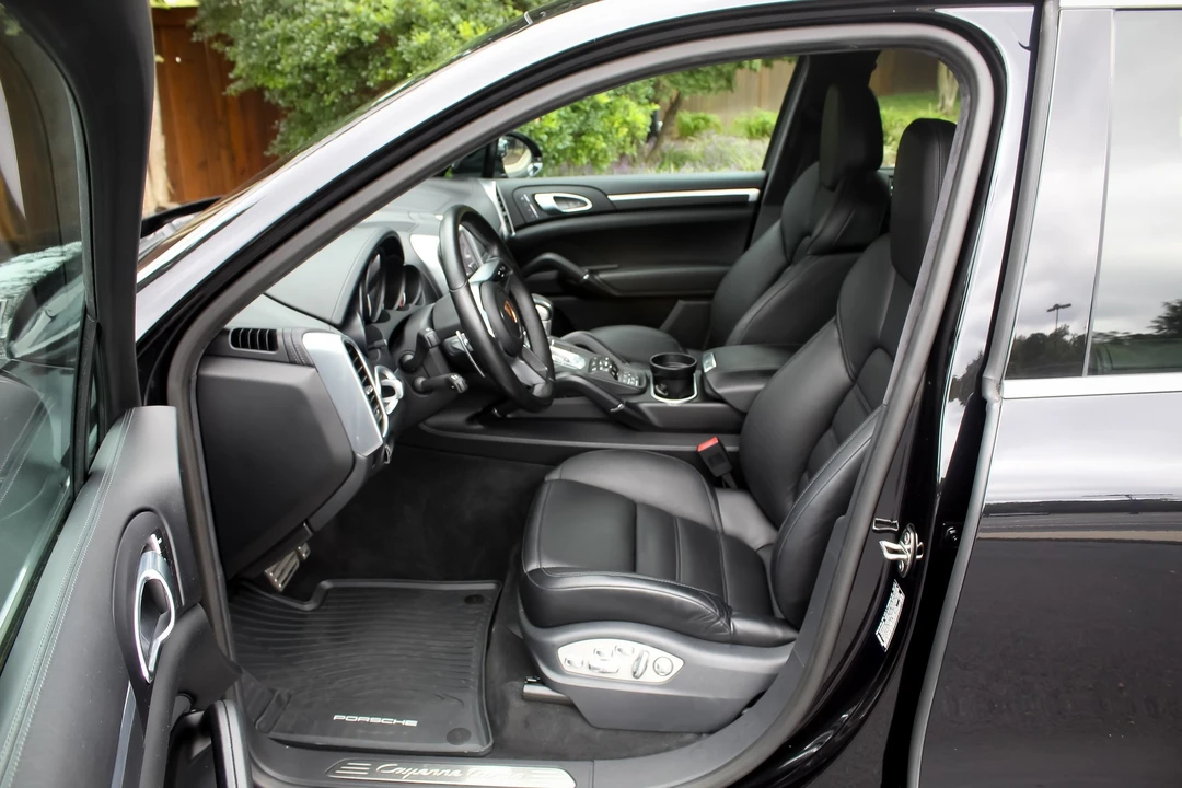 2017 Porsche 958 Cayenne Turbo - Image 8 of 17