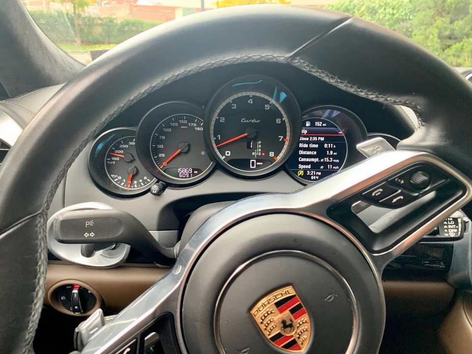 2017 Porsche 958 Cayenne Turbo - Image 2 of 8