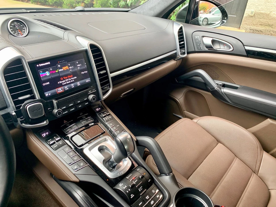 2017 Porsche 958 Cayenne Turbo - Image 3 of 8