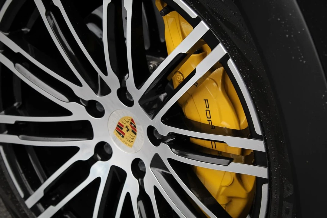 2017 Porsche 958 Cayenne Turbo S - Image 7 of 28