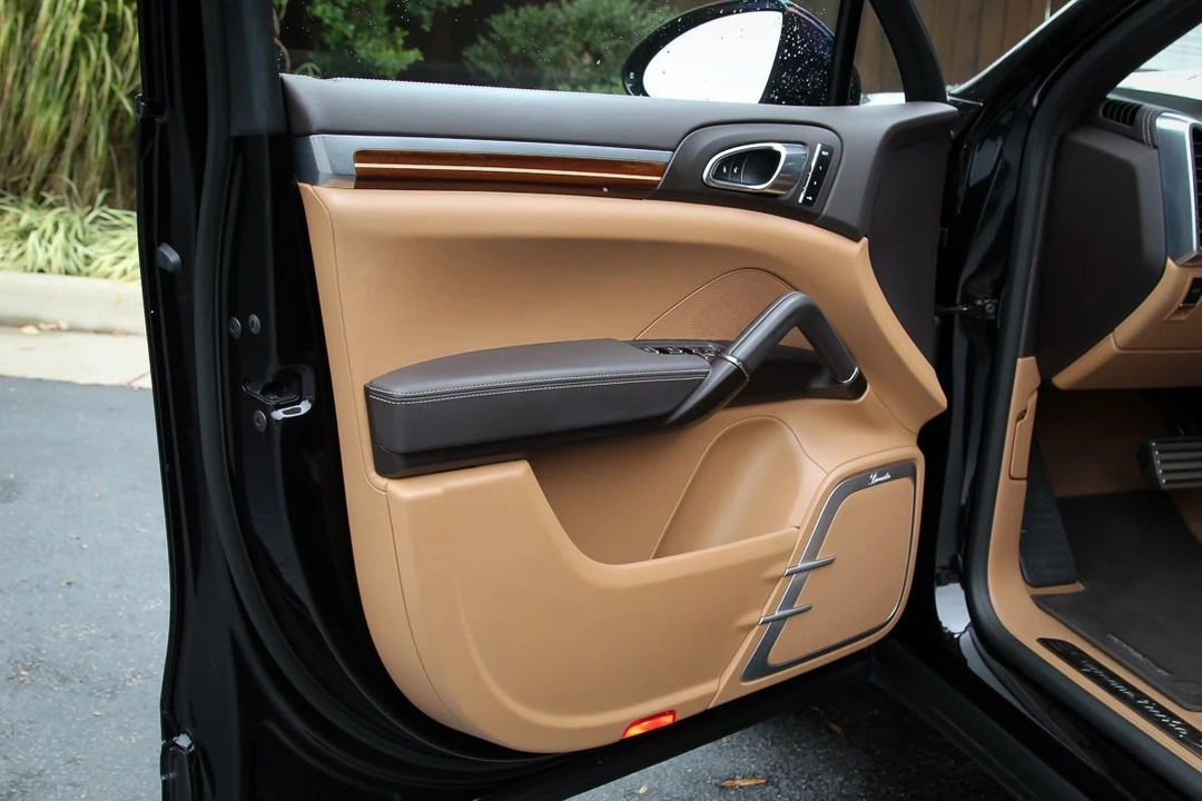 2017 Porsche 958 Cayenne Turbo S - Image 10 of 28