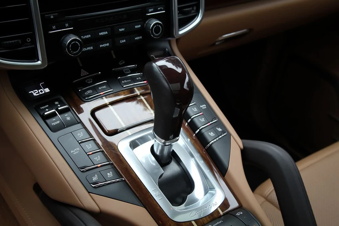 2017 Porsche 958 Cayenne Turbo S - Image 15 of 28