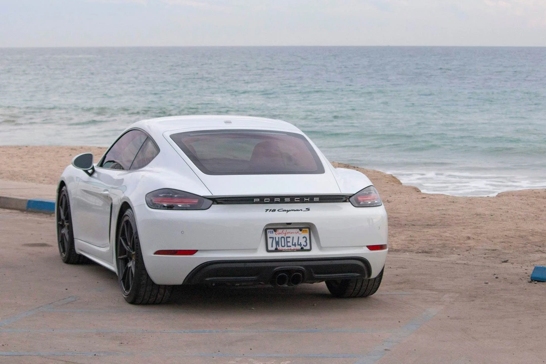 2017 Porsche 718 Cayman S - Image 4 of 11