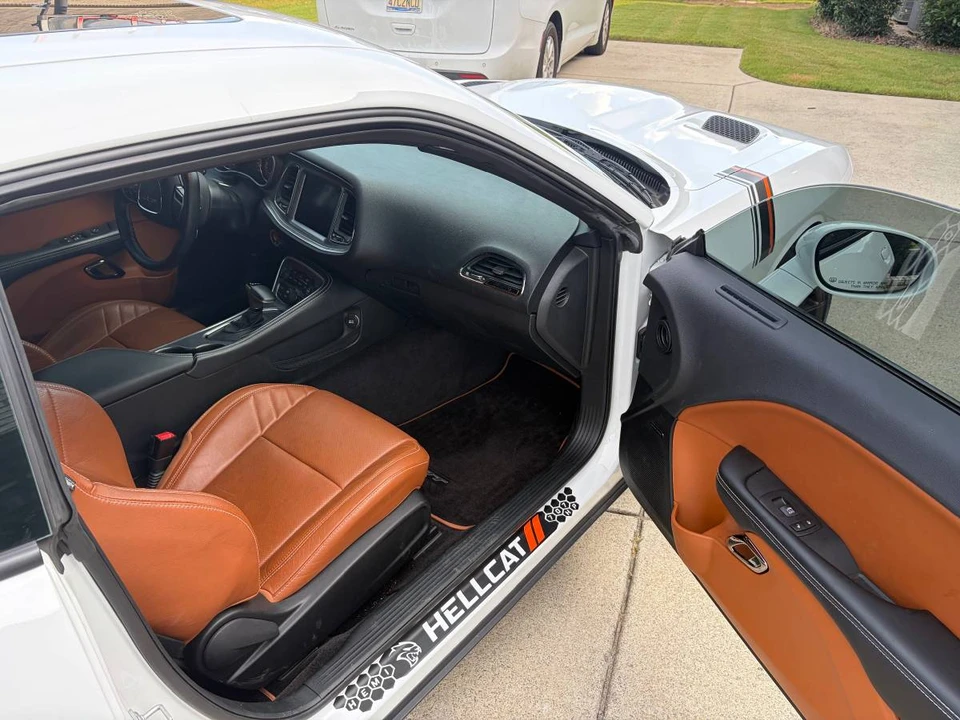 2017 Dodge Challenger SRT Hellcat 3rd Gen - Image 3 of 8