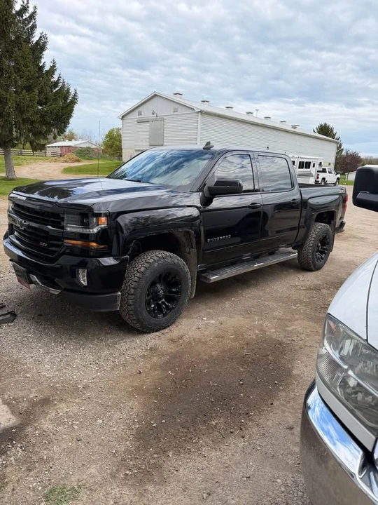 2017 Chevrolet Silverado 3rd Gen - Image 2 of 18