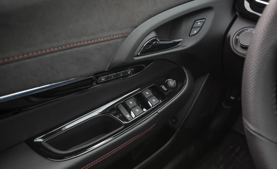 2017 Chevrolet SS - Image 11 of 13