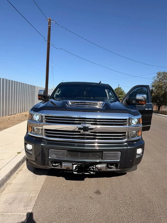 2017 Chevrolet Silverado Heavy Duty 3rd Gen - Image 3 of 12