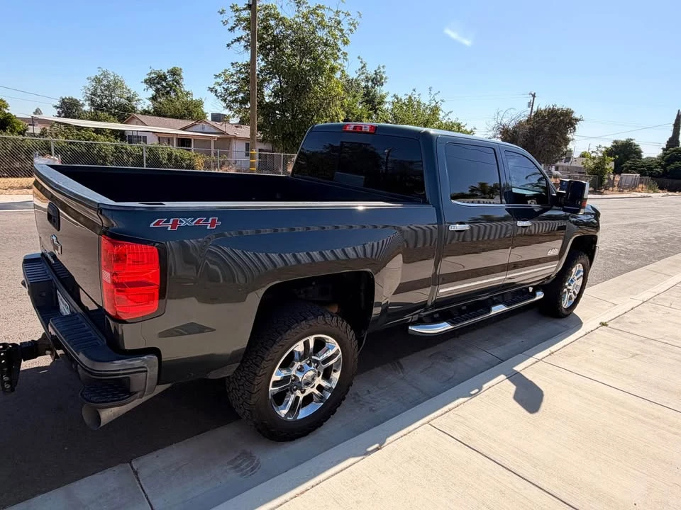 2017 Chevrolet Silverado Heavy Duty 3rd Gen - Image 2 of 12