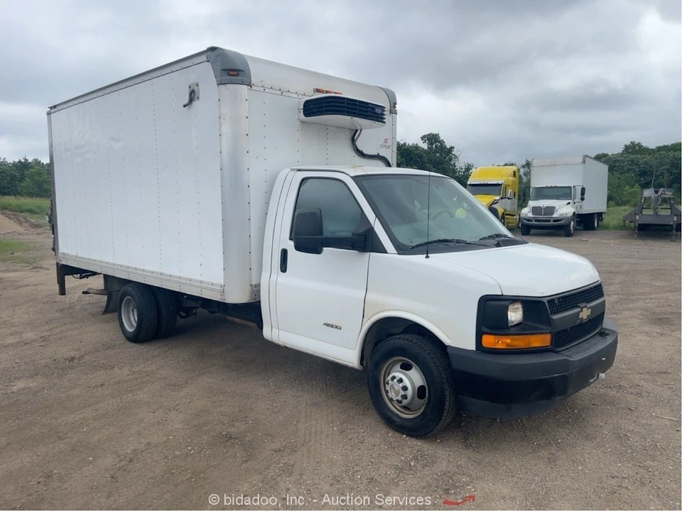 2017 Chevrolet - Image 2 of 12
