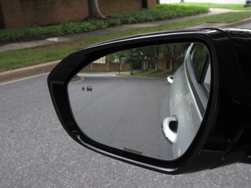 2017 Chevrolet Volt - Image 12 of 31