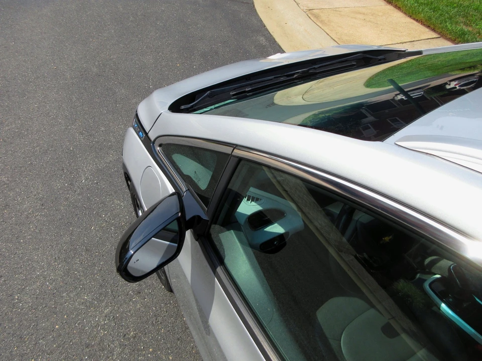 2017 Chevrolet Volt - Image 17 of 31