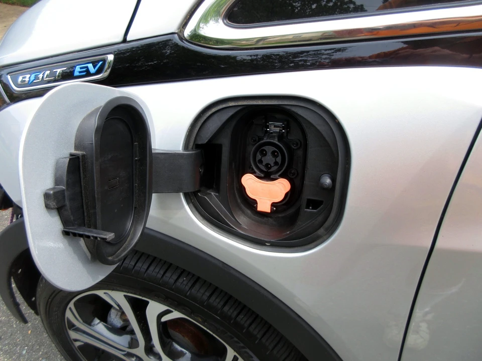 2017 Chevrolet Volt - Image 8 of 31