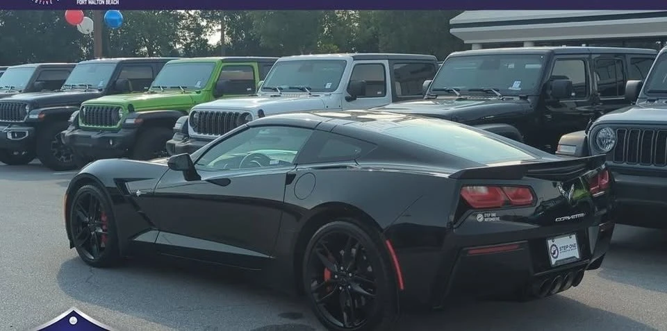 2017 Chevrolet Corvette C7 - Image 2 of 20