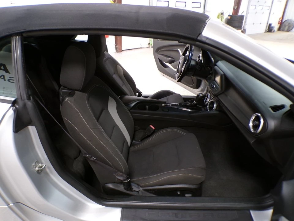 2017 Chevrolet Camaro - Image 14 of 17
