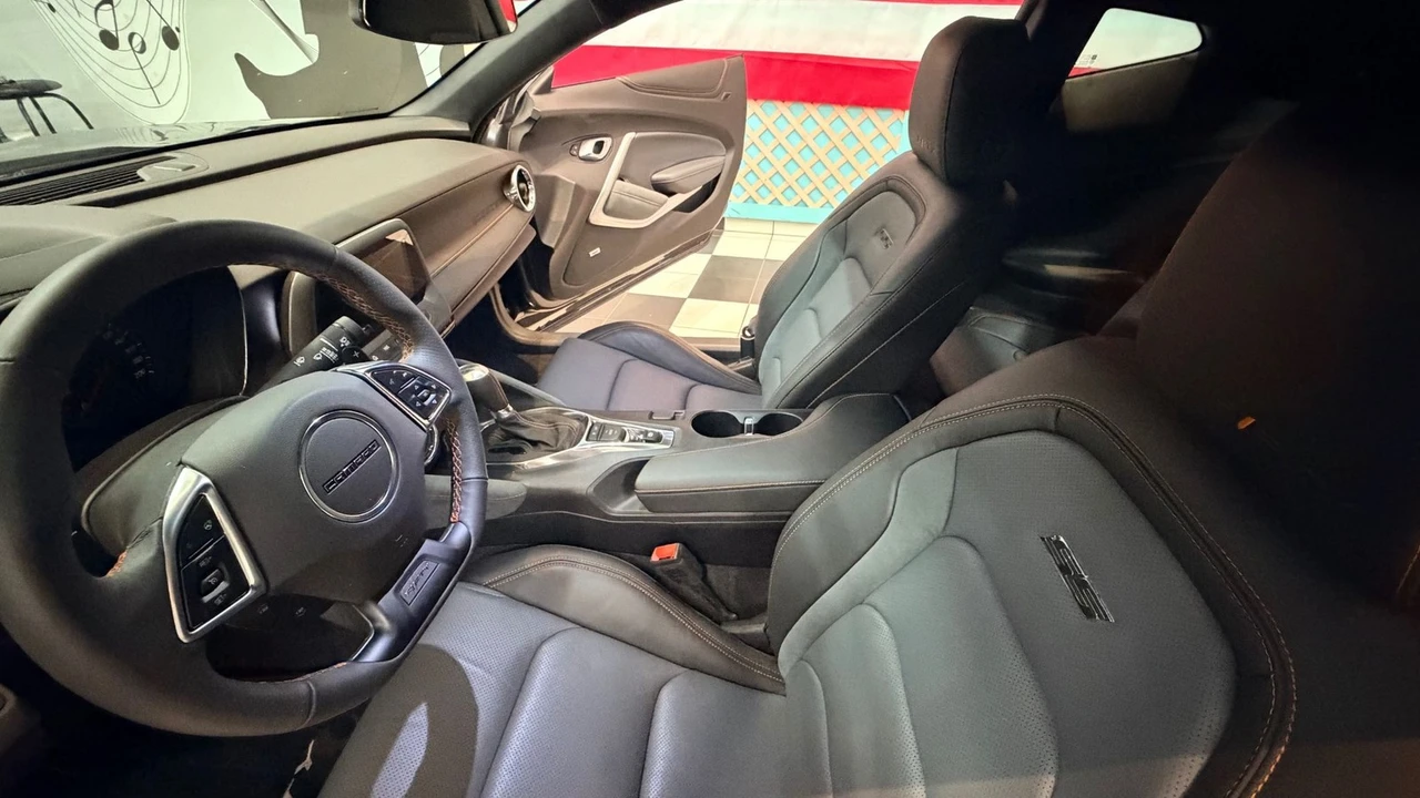 2017 Chevrolet Camaro 6th Gen - Image 7 of 31