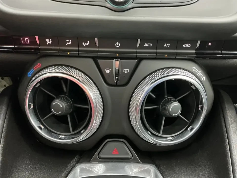 2017 Chevrolet Camaro 6th Gen - Image 15 of 19