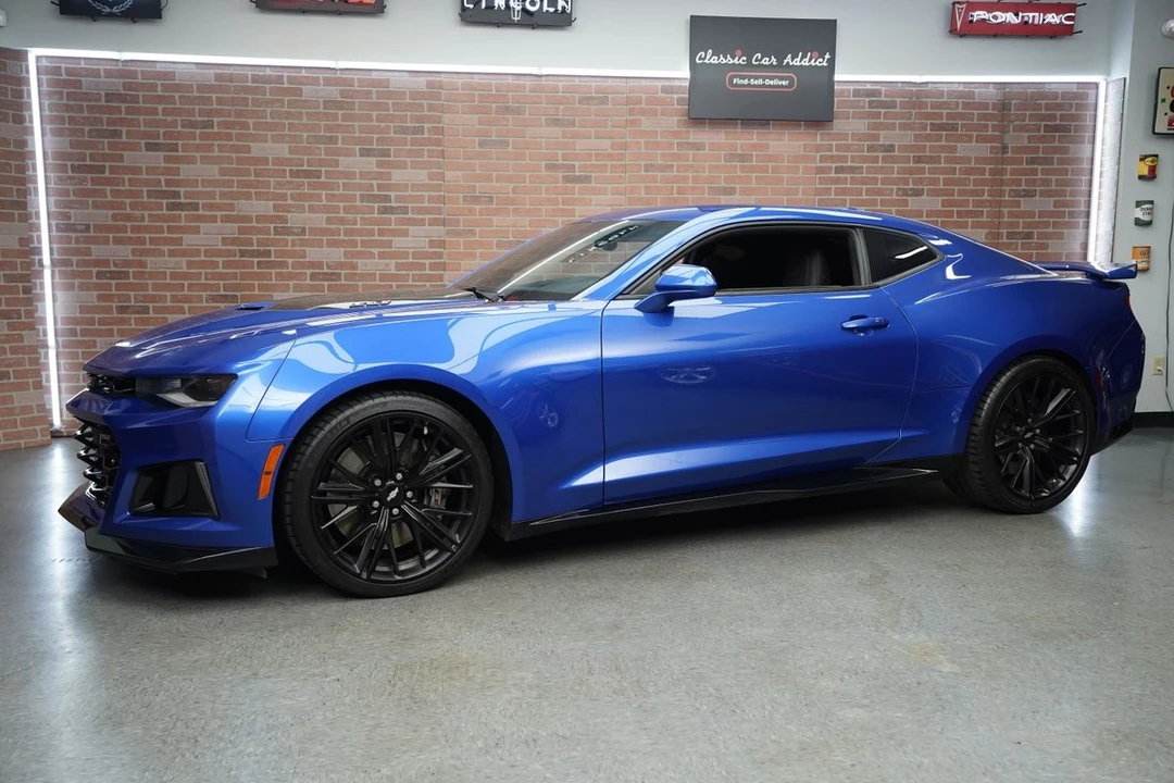 2017 Chevrolet - Image 2 of 31