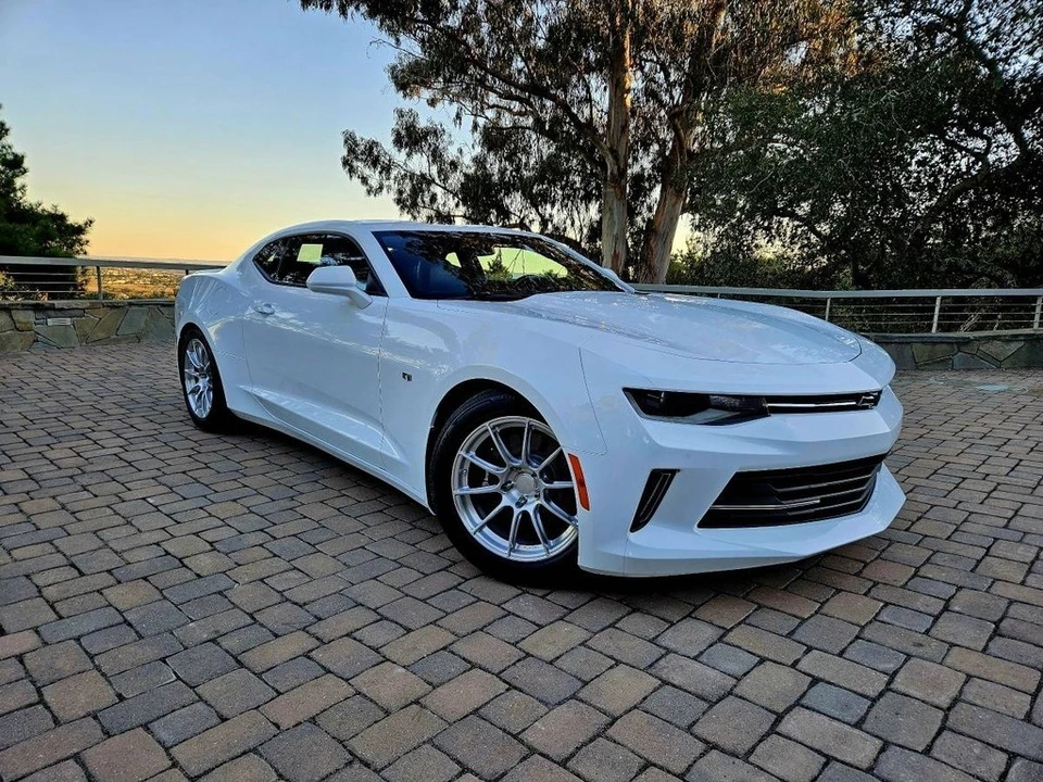 2017 Chevrolet Camaro 6th Gen - Image 8 of 12
