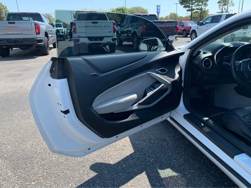 2017 Chevrolet Camaro 6th Gen - Image 10 of 15