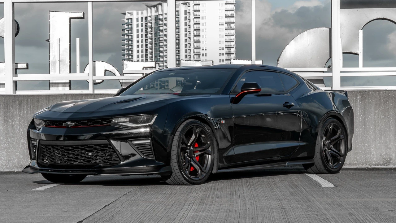 2017 Chevrolet Camaro SS 6th Gen - Image 19 of 26