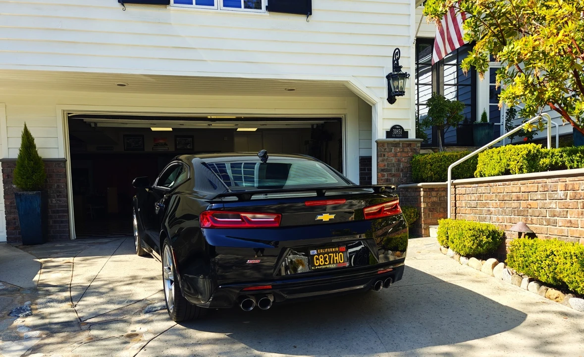 2017 Chevrolet Camaro SS 6th Gen - Image 27 of 31