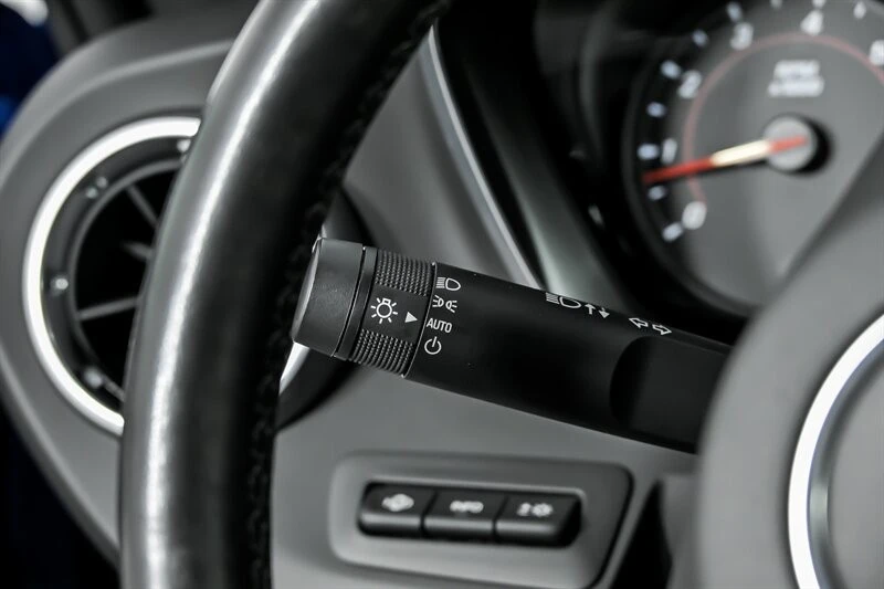2017 Chevrolet Camaro SS 6th Gen - Image 27 of 31