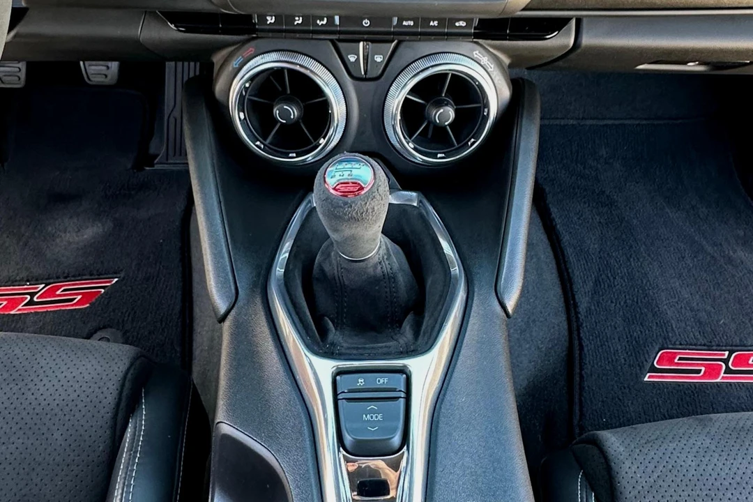 2017 Chevrolet Camaro SS 6th Gen - Image 25 of 31