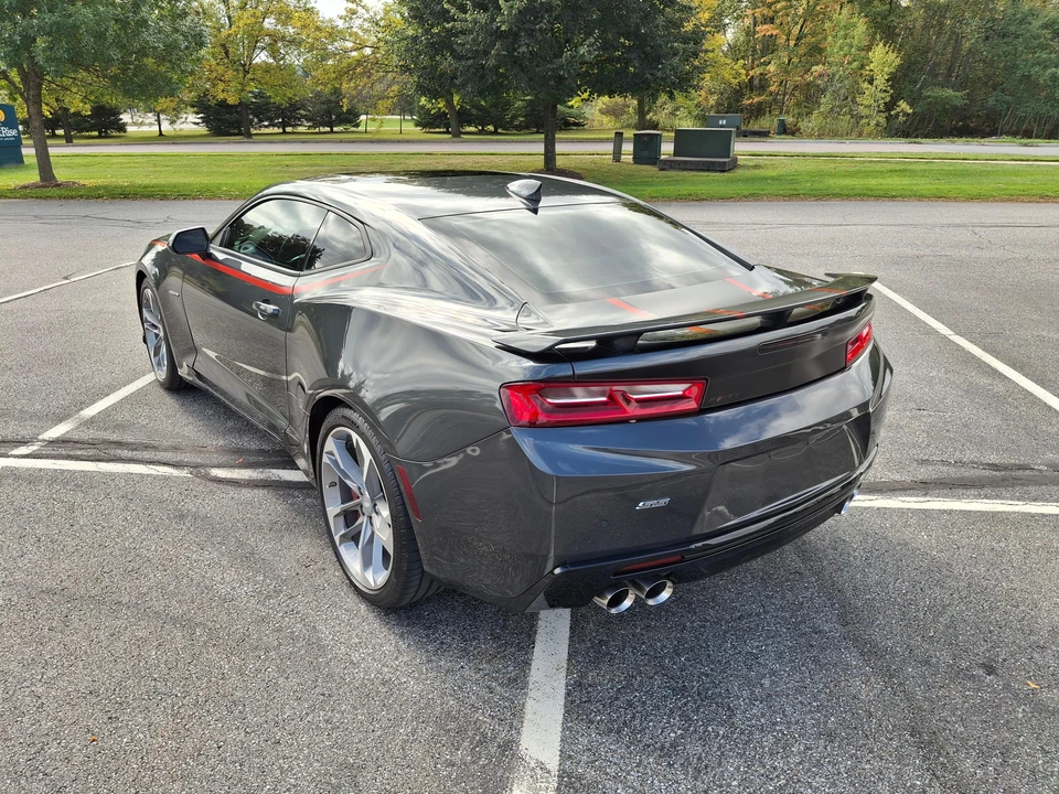 2017 Chevrolet Camaro SS 6th Gen - Image 8 of 31