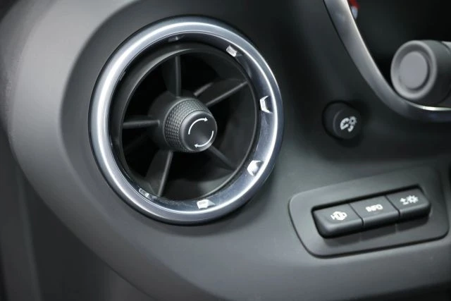 2017 Chevrolet Camaro SS 6th Gen - Image 27 of 31
