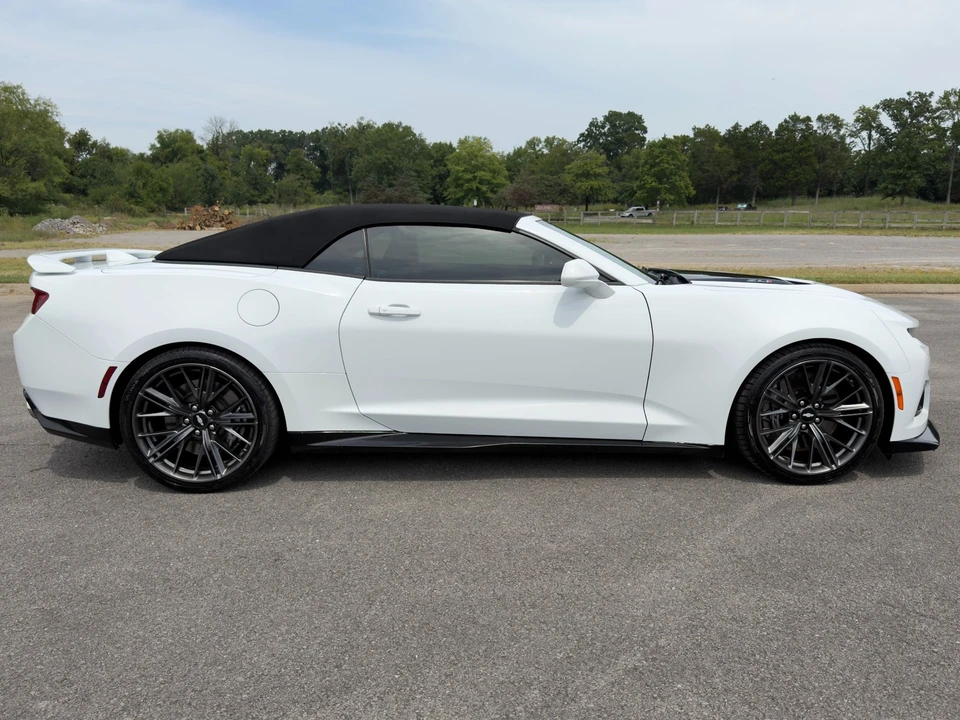 2017 Chevrolet Camaro ZL1 6th Gen - Image 15 of 31