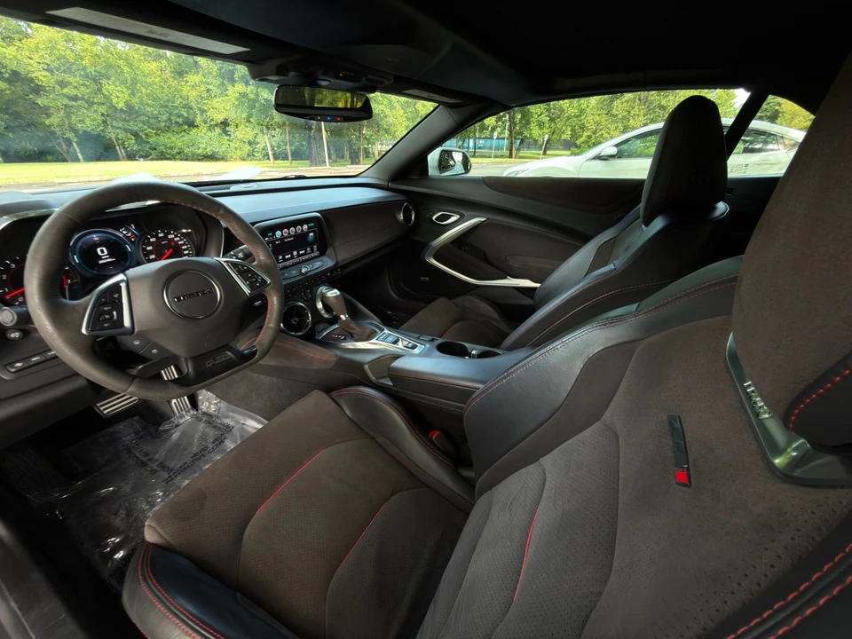 2017 Chevrolet Camaro ZL1 6th Gen - Image 19 of 31