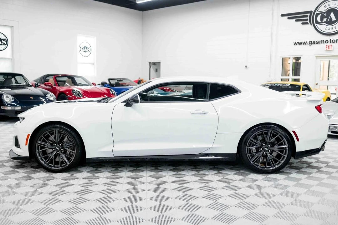 2017 Chevrolet Camaro ZL1 6th Gen - Image 11 of 31