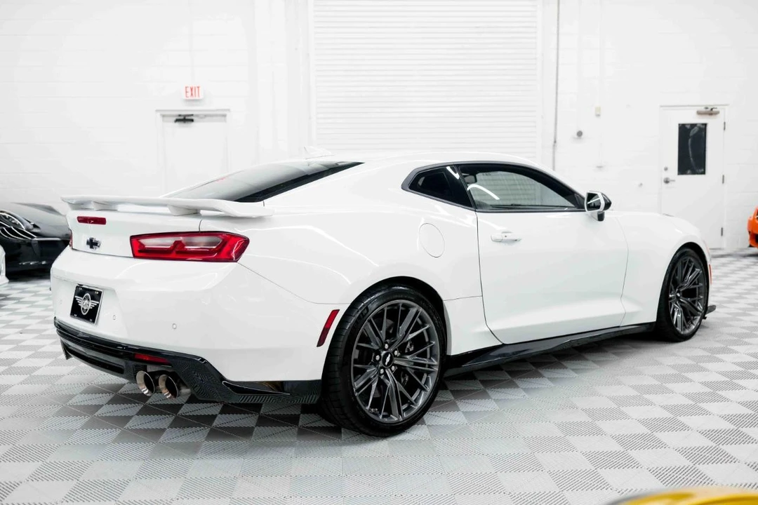 2017 Chevrolet Camaro ZL1 6th Gen - Image 8 of 31