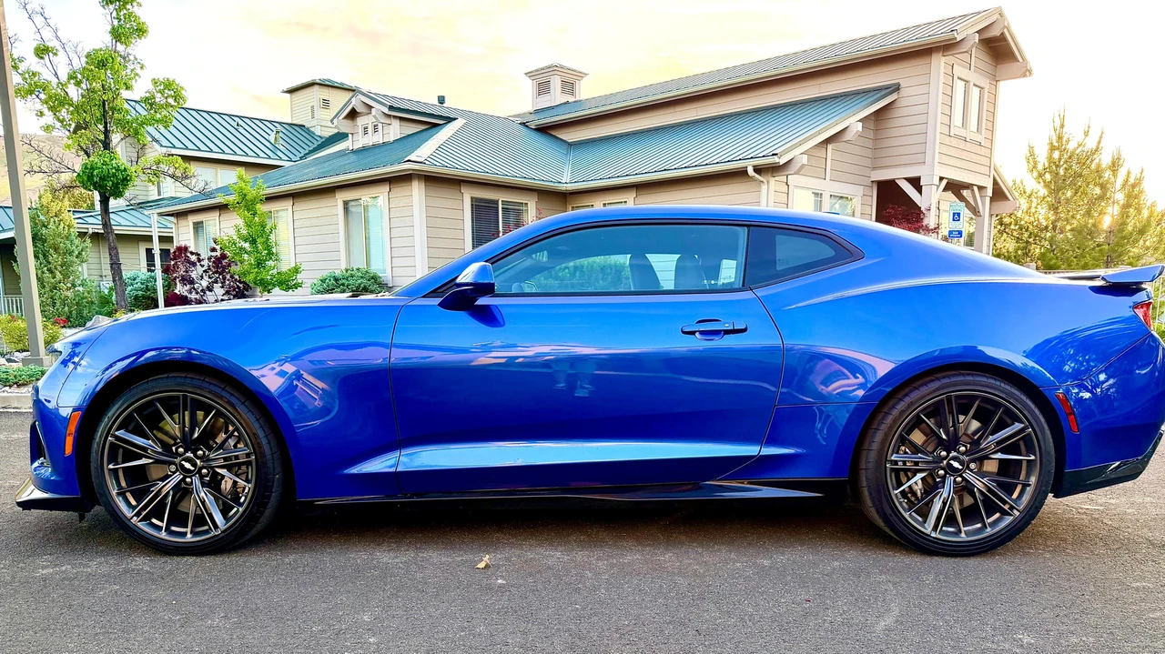 2017 Chevrolet Camaro ZL1 6th Gen - Image 13 of 31