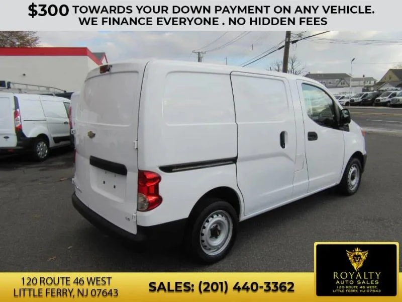 2017 Chevrolet Express - Image 11 of 12