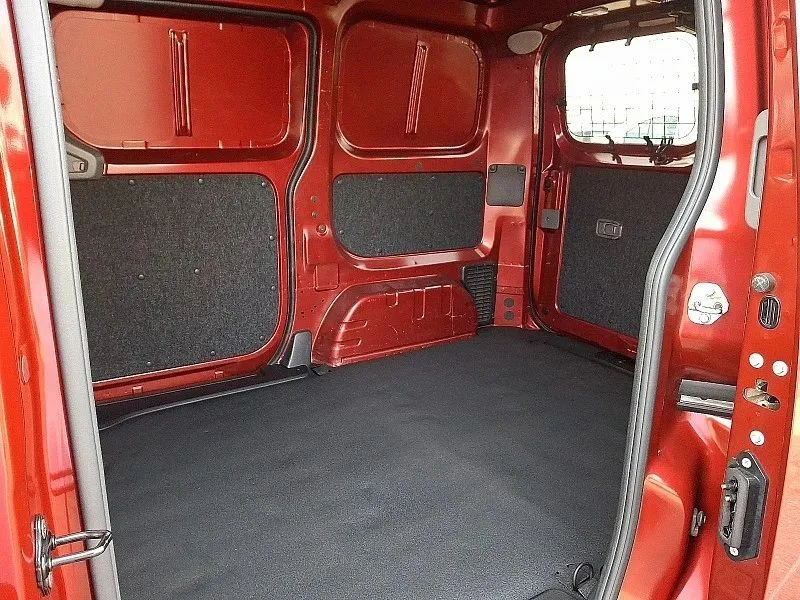2017 Chevrolet Express - Image 11 of 12