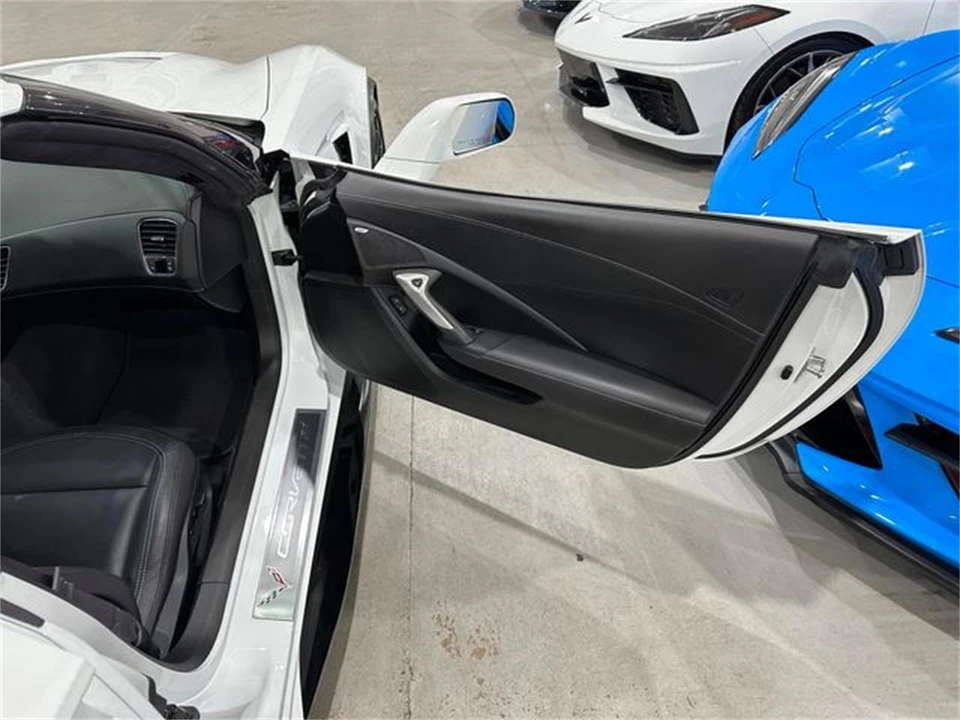 2017 Chevrolet Corvette C7 - Image 15 of 30